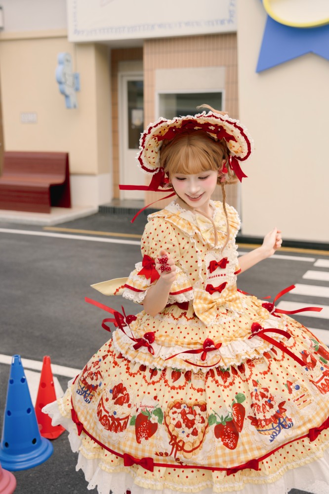 Strawberry Cake One Piece